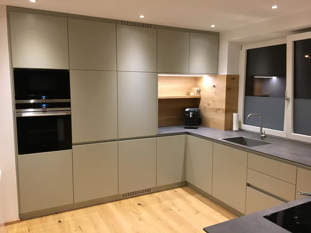 Hochschrankblock mit neu eingebautem Backofen und Dampfgarer
